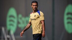 Thiago Alcântara na equipa técnica do Barcelona... durante o verão 