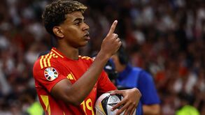 Brilhou com ele no Europeu... e assim vai continuar: Lamine Yamal vai ter um novo número no Barcelona