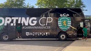 A chegada do autocarro do Sporting ao Estádio do Algarve