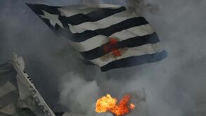 Bonecos enforcados: adeptos do Botafogo provocam e presidente do Palmeiras recusa ida ao estádio