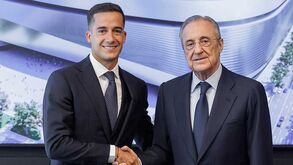 Lucas Vázquez prolonga ligação ao Real Madrid até 2025