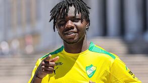 Stanley chega para o ataque do Mafra