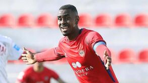 Filipe Alves prolonga vínculo com a Oliveirense