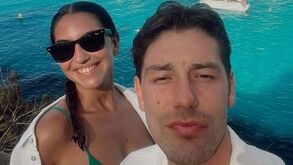 Filho de Rui Costa e filha de Simão Sabrosa de férias juntos em Menorca