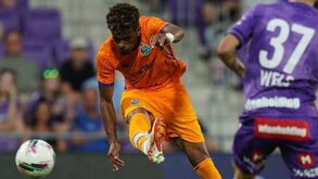 A crónica do Austria Viena-FC Porto, 1-3: uma 'trivelada' soltou a magia