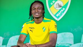 Moussa Camara reforça defesa do Mafra