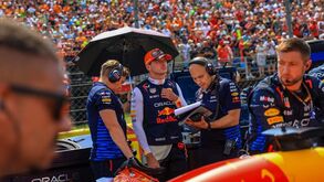 Max Verstappen responde aos críticos: «Podem f...-se!»