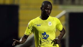 Eboué regressa esta segunda-feira a Portugal