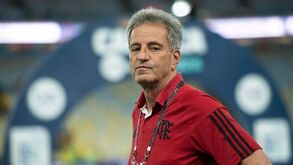 Presidente do Flamengo confirma negociações avançadas para a compra do Leixões