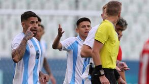 Otamendi reage ao polémico Argentina-Marrocos: «É uma vergonha histórica»