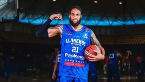 Gigante Ludgy Debaut vai reforçar o Sporting