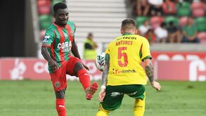 Francis Cann nos japoneses do Consadole Sapporo