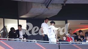João Neves nas bancadas do Estádio da Luz para assistir ao Benfica-Brentford