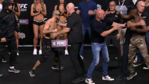Clima tenso no UFC 304: Manel Kape pega-se com inglês nas pesagens e até voou uma garrafa