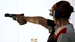 Georgiana Nino Salukvadze faz história ao disputar 10.ºs Jogos Olímpicos da carreira