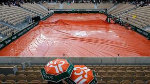 Chuva leva ao adiamento da estreia de Nuno Borges em Paris