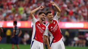 Arsenal vence Manchester United com toque brasileiro 