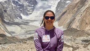 Alpinista Maria Conceição faz história: conquista a montanha K2, a segunda mais alta do mundo