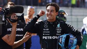 George Russell leva a melhor na luta com Hamilton e conquista GP da Bélgica 