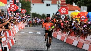 Luis Ángel Maté vence a 4.ª etapa  em dia marcado pela abandono de Mauricio Moreira