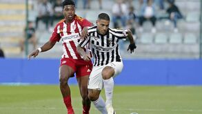 Carlinhos troca o Portimonense pelo Qatar SC