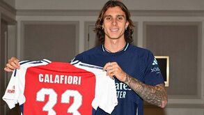 Arsenal anuncia contratação de Riccardo Calafiori 