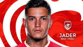 Extremo Jader Gentil deixa Atlético Paranaense e reforça Santa Clara até 2027