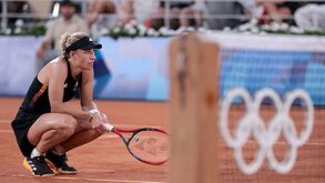 Zheng acaba com a carreira de Kerber em duelo épico