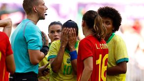 Marta deixa relvado em lágrimas após ser expulsa no possível adeus aos Jogos Olímpicos