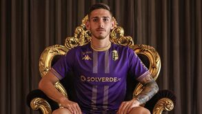 Um toque clássico: Vizela revela equipamento alternativo