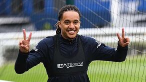 Hélder Costa regressa ao futebol português para reforçar o ataque do Estoril