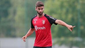 Mario González regressa a Portugal para reforçar o Famalicão