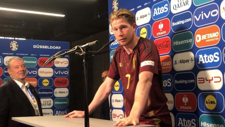 Médio não escondeu a frustração depois da derrota com a França, nos oitavos-de-final do Euro'2024