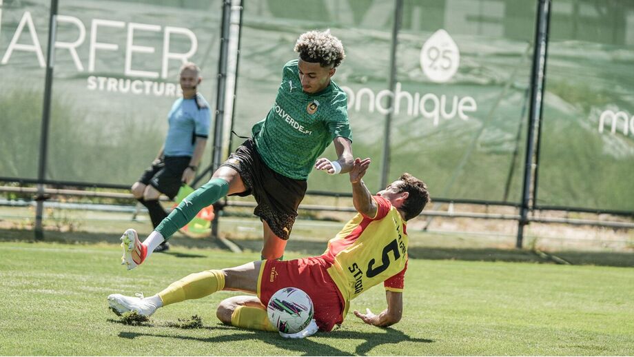 Amine Rehmi em ação num jogo-treino do Rio Ave