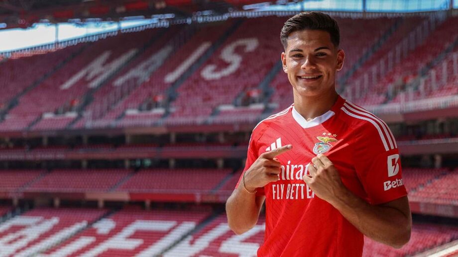 Gonçalo Oliveira convocado pela primeira vez para um jogo da equipa principal do Benfica