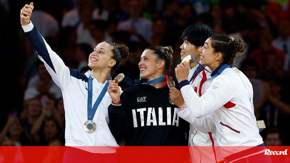 A emoção de Patrícia Sampaio ao receber a sonhada medalha de bronze