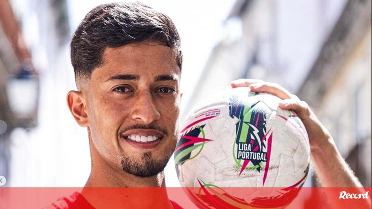 União de Leiria oficializa contratação de Marcos Vinicius