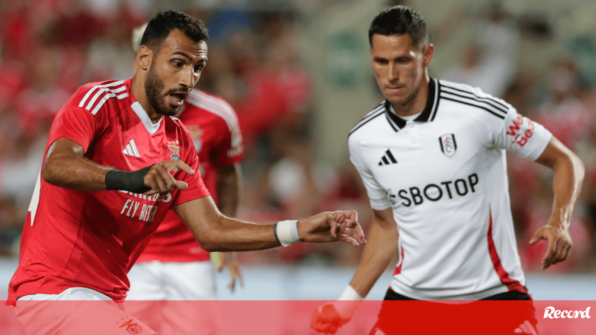 A crónica do Benfica-Fulham, 0-1: perdeu-se tempo, ganhou-se reação