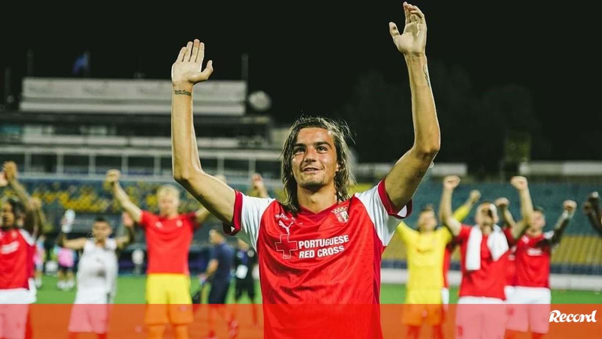 O que custa a estreia oficial no Sp. Braga: João Vasconcelos até perdeu... parte do cabelo