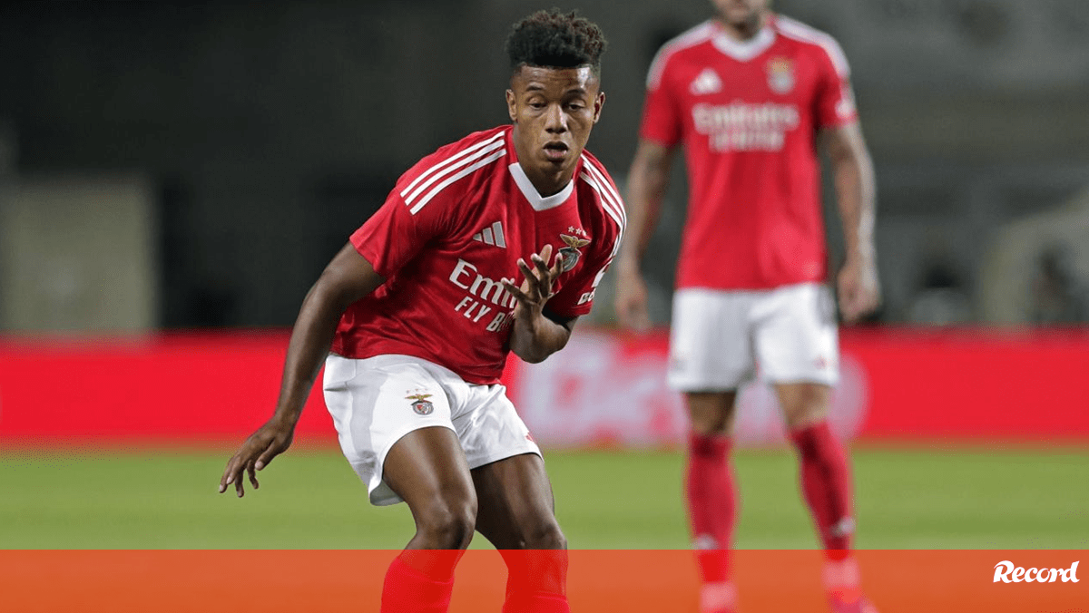 Nápoles promete atacar Neres