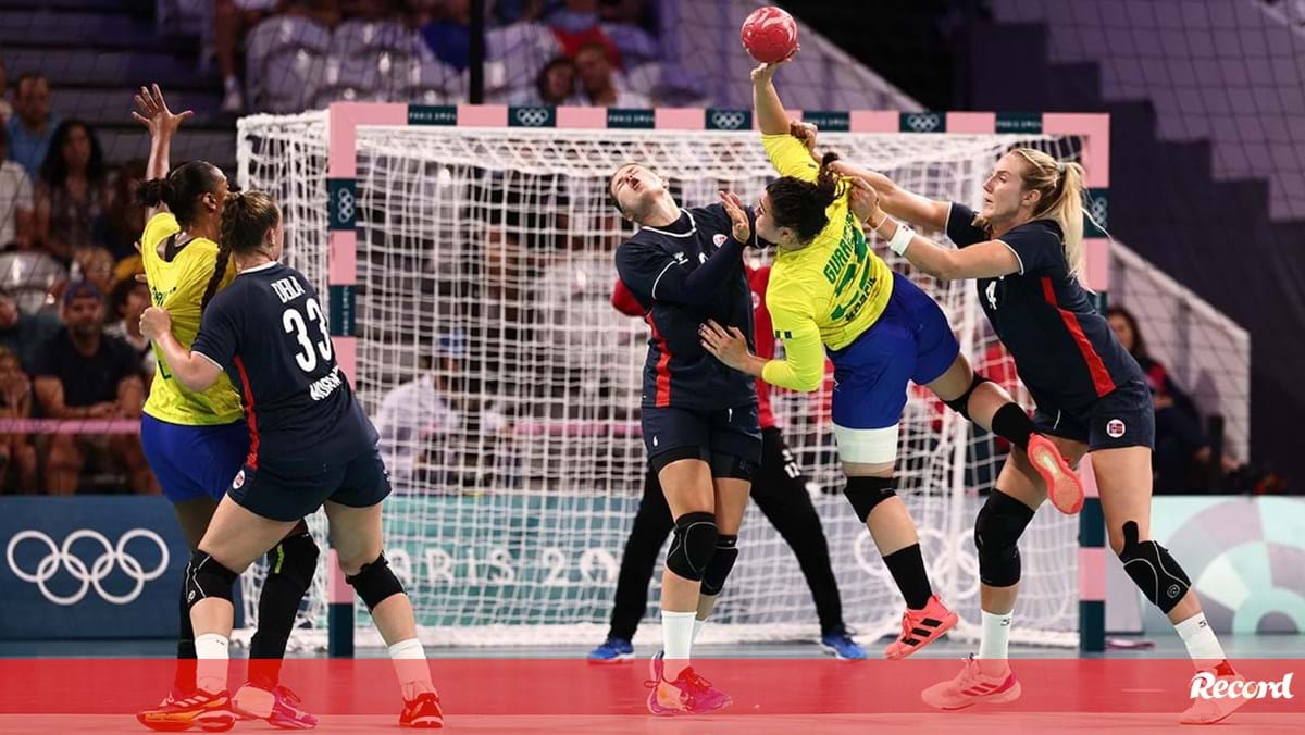 França enfrenta Suécia e Dinamarca a Noruega nas 'meias' femininas do andebol