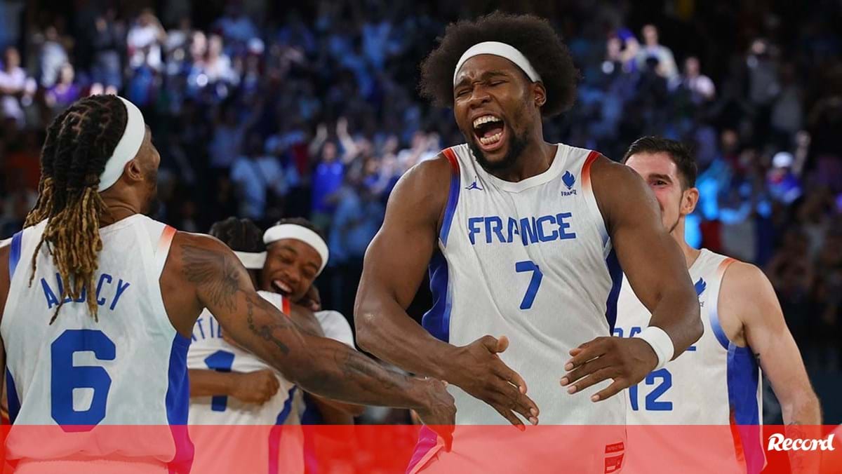 França na final do torneio masculino de basquetebol