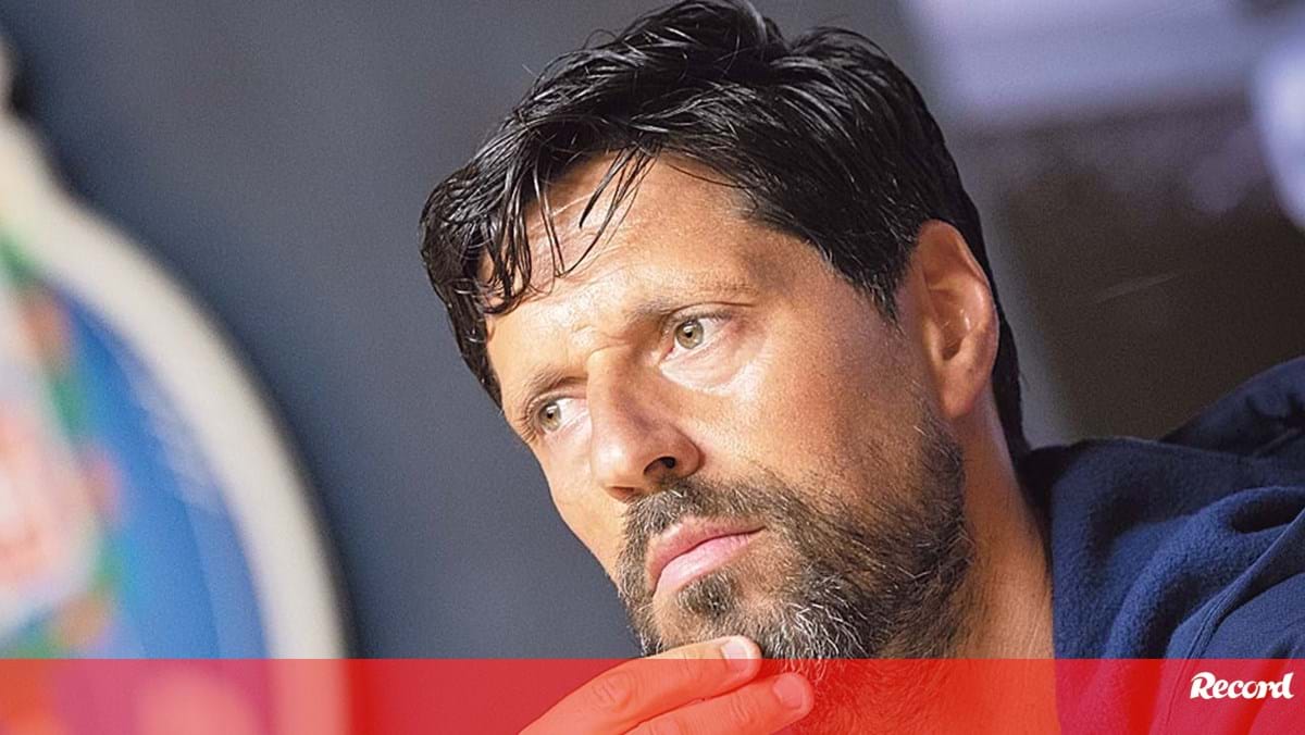 Em direto: siga a conferência de Vítor Bruno de antevisão ao jogo com o Gil Vicente