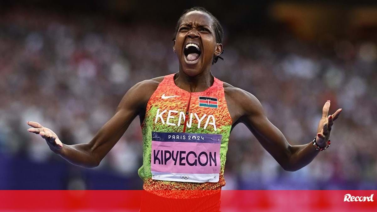 Faith Kipyegon sagra-se tricampeã dos 1.500 metros com novo recorde olímpico