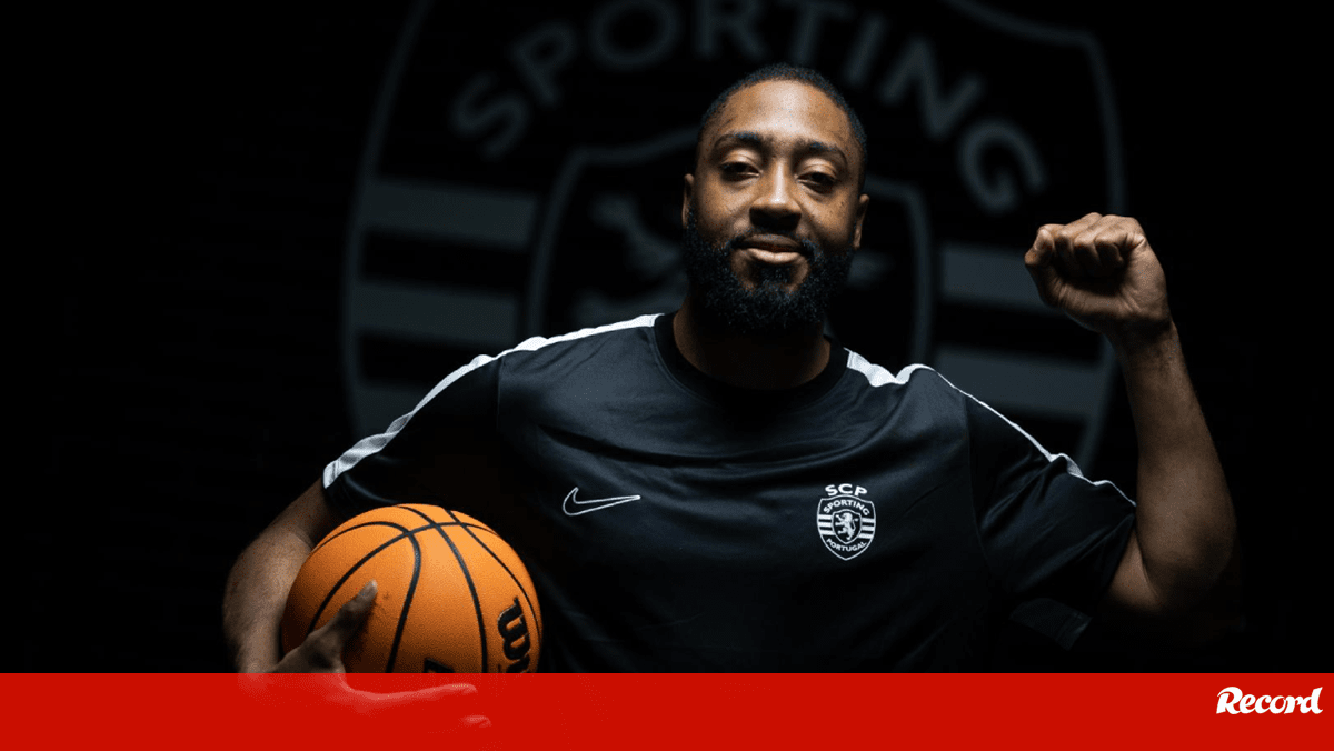 Kenney Funderburk reforça basquetebol do Sporting