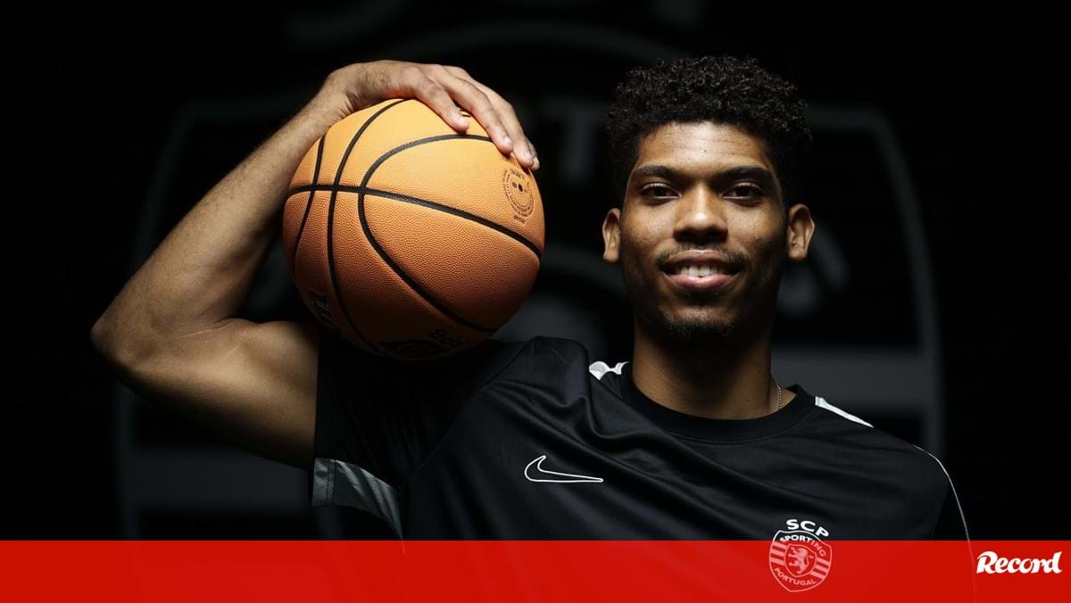 Moçambicano Uwais Razaque reforça Sporting