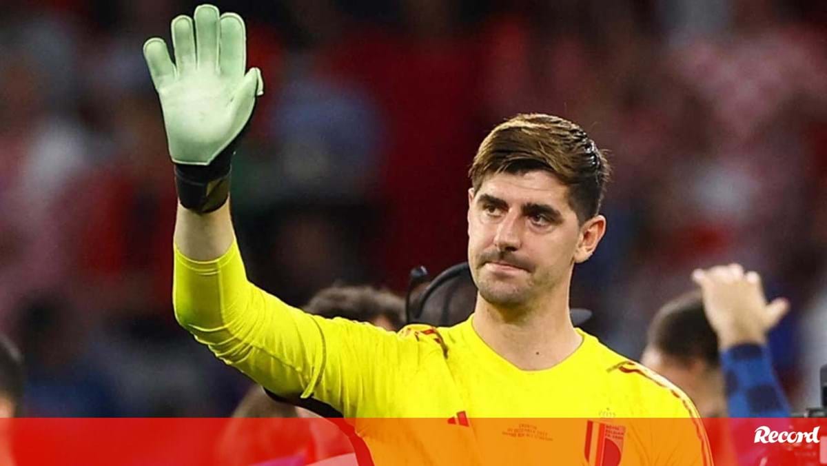 Courtois não vai representar a Bélgica enquanto Tedesco for o selecionador: «A falta de confiança nele...»