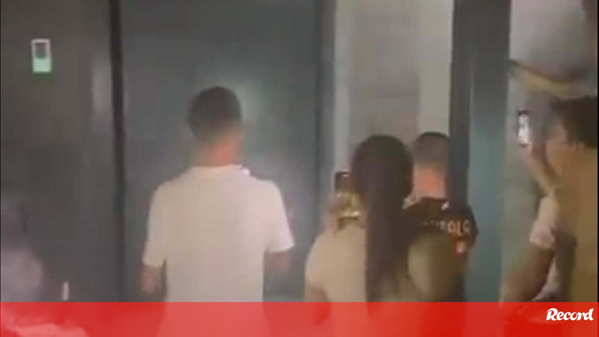 Dybala rejeita milhões da Arábia e adeptos celebram... em frente à sua casa