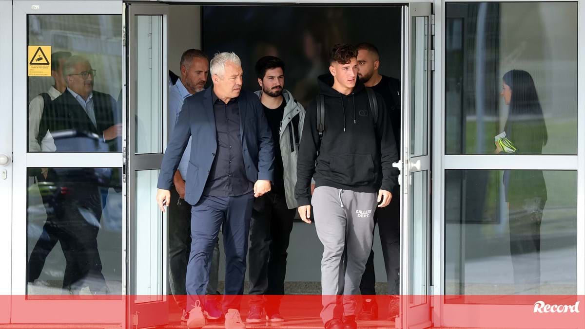 Aí está Deniz Gul: avançado já chegou para reforçar o FC Porto