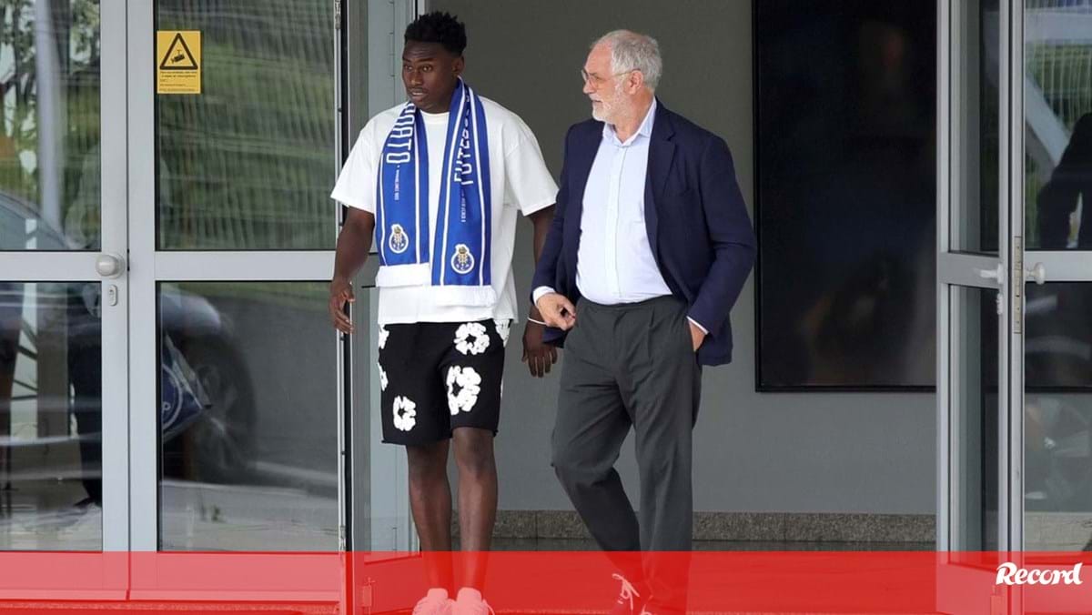 Samu Omorodiom já chegou para reforçar o FC Porto